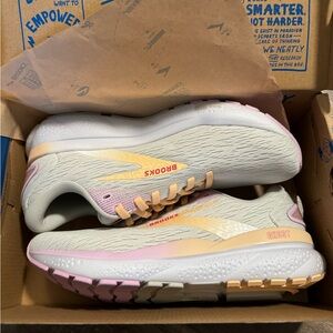 Brooks Ghost 16 Women’s Size 7.5 Brand New